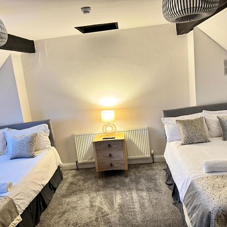 Shm Stays Solihull Hs2 Nec Airport Nr M6 M40 M42 Great For Long & Short Stays 15 Min Walk To Train Station 5 Min Drive To Town Centre Outside Bus Stops & Supermarket Free Parking Exteriör bild